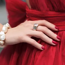 Pure Creamy 206 Red Battlement