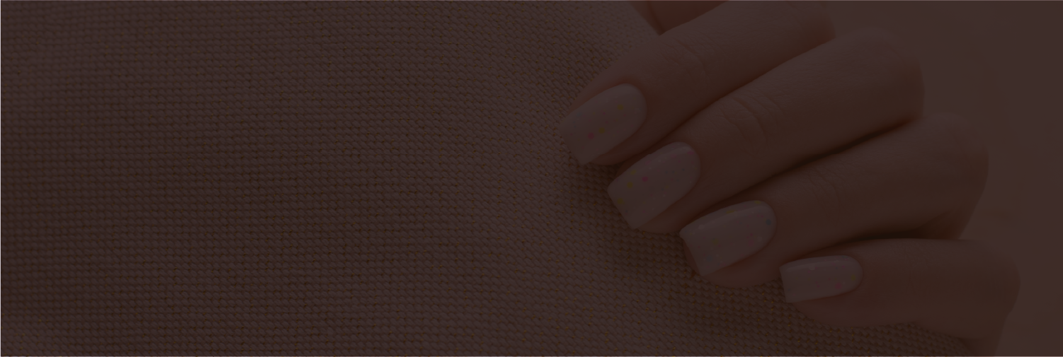 Dépose gel polish vernis semi-permanent sur ongles naturels ovales
